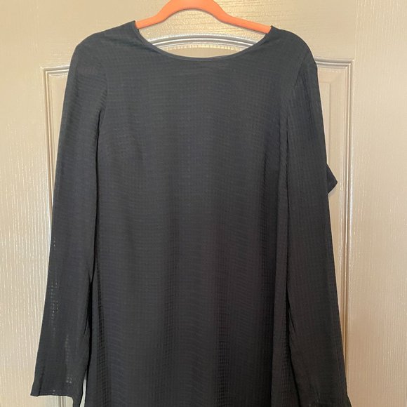 BCBGeneration Black Ruffle Back Shift Dress - Picture 4 of 5